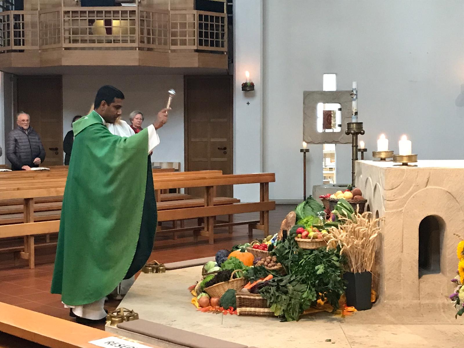 Erntedankgottesdienst mit den Kindergartenkindern von St. Urban