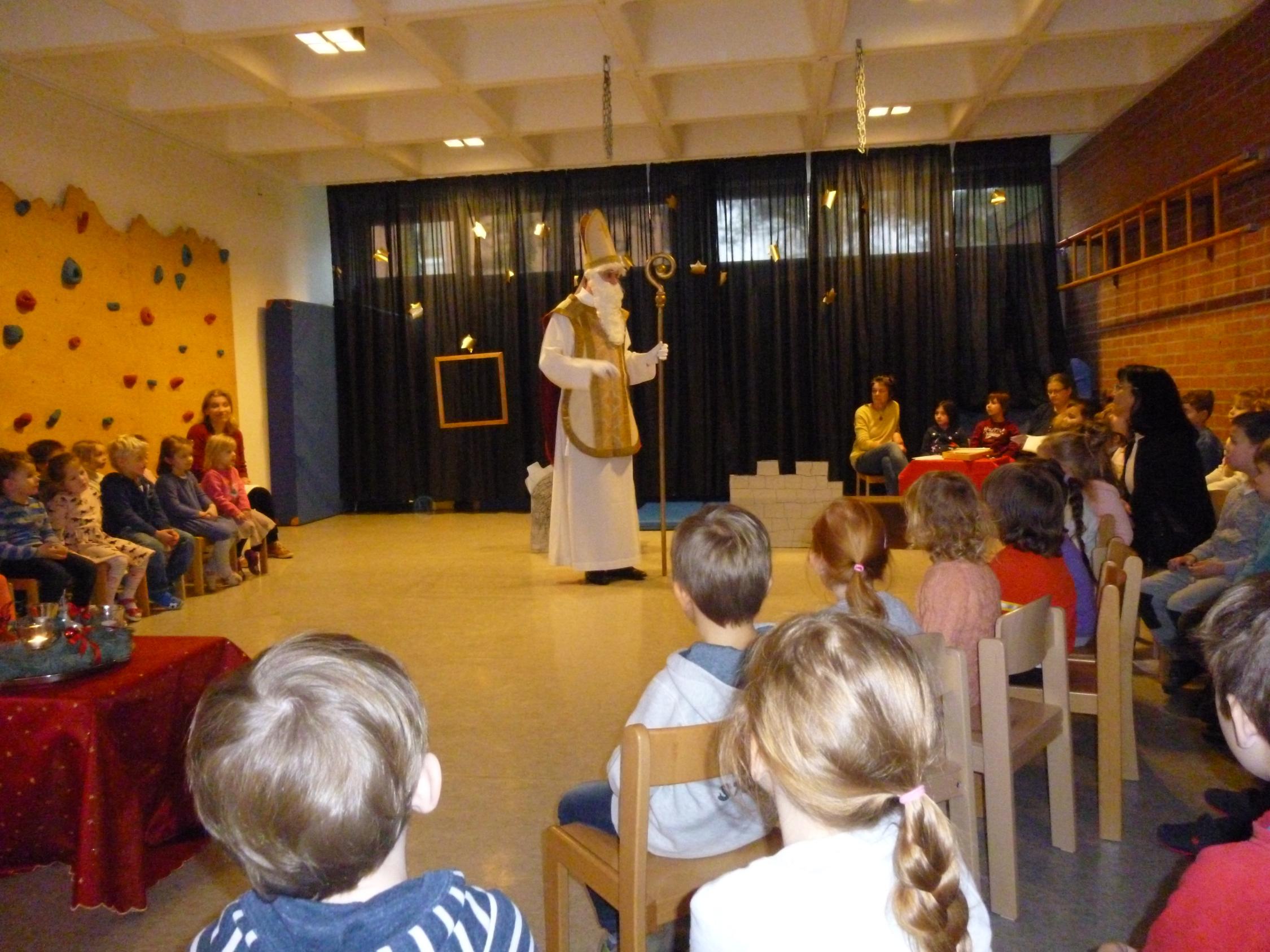 St. Nikolaus besuchte die Kinder vom Kindergarten St. Urban