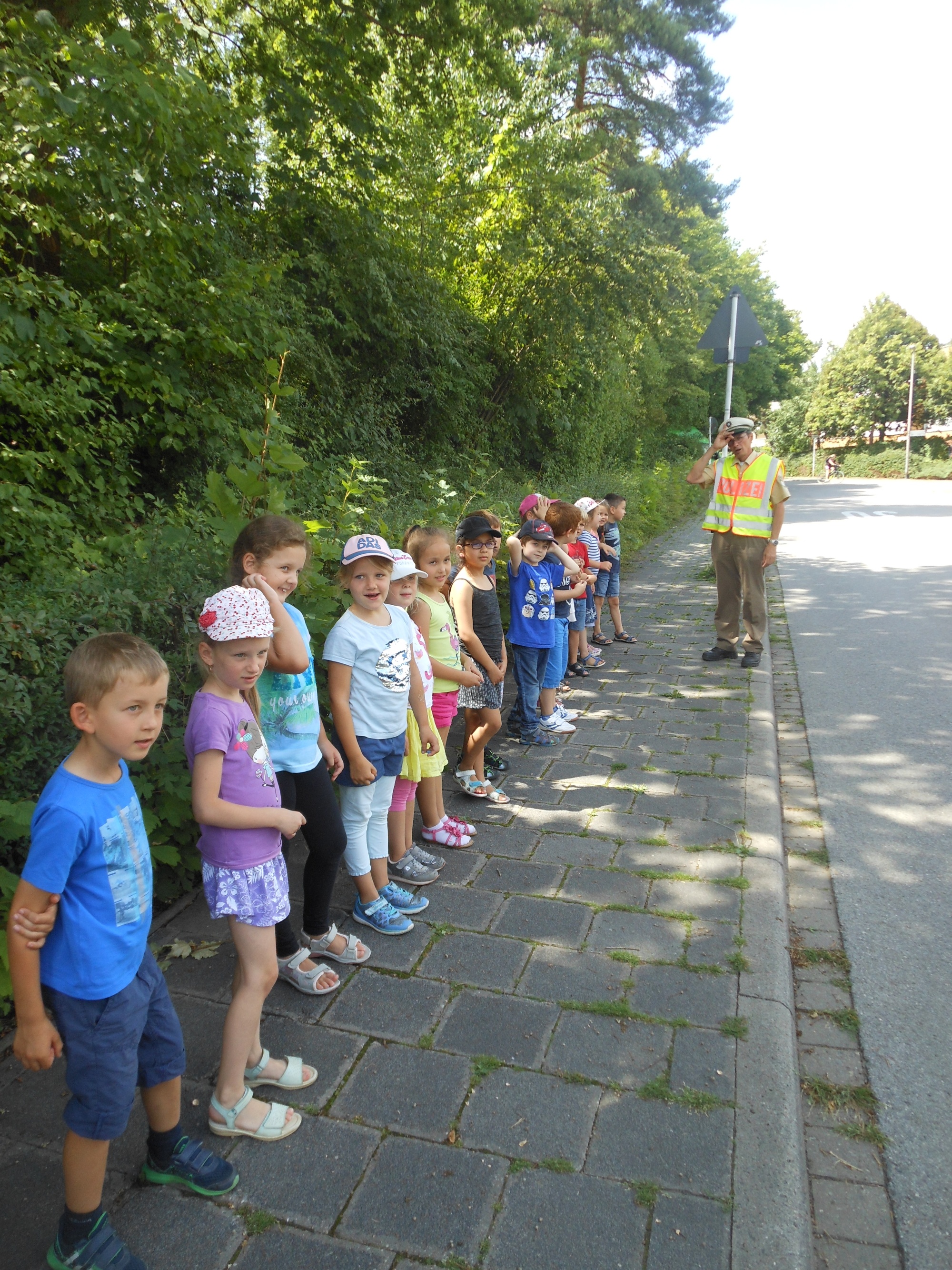 Verkehrsübung mit der Polizei